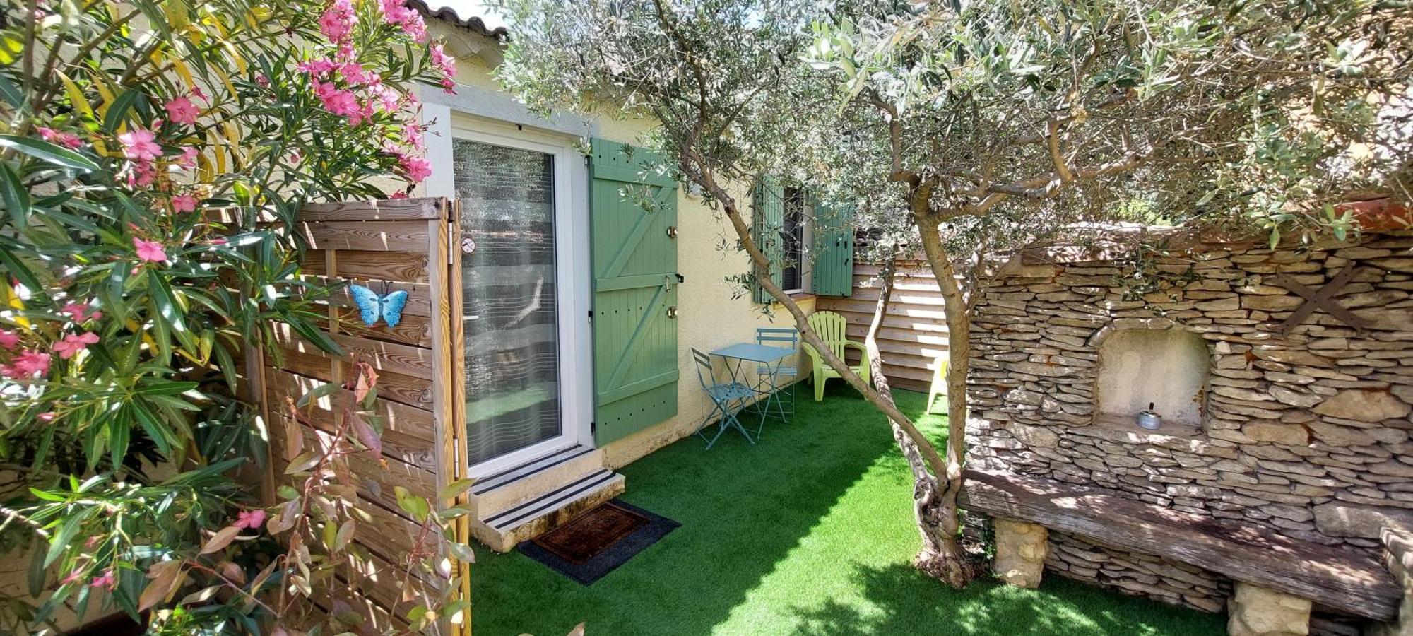 Gite De L'Olivier, Classe, Climatise, Jardin Avec Parking Gratuit Devant Le Logement Et A 5 Minutes Du Centre-Ville A Pied LʼIsle-sur-la-Sorgue Exterior foto